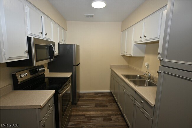 Photo - 2508 N McCarran St Unit 4