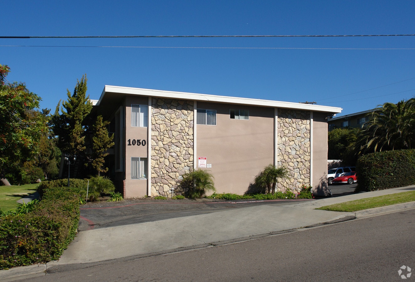 Meadowlake View Apartments - Meadowlake View Apartments