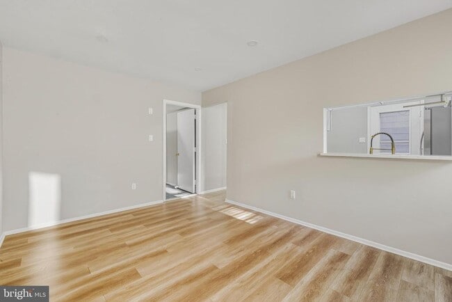 Photo - 18 Madison St