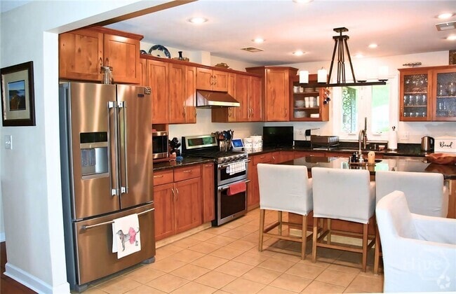 Building Photo - 504 Jackson Blvd Rental