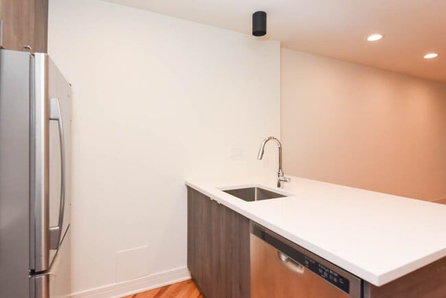 Photo - 949 W Grace St Unit 101B