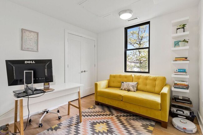 Photo - 1012 Harvard St NW