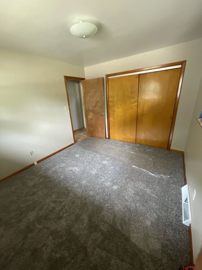 1 Suburban Ct