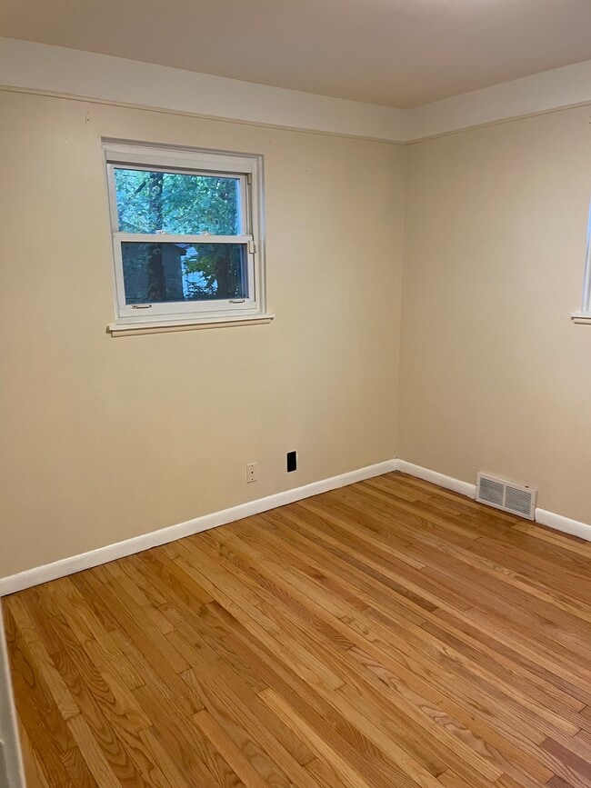 Bedroom 2A - 6217 Beech Daly Rd