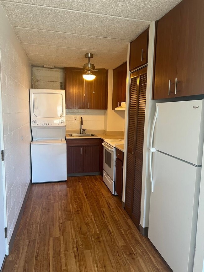 Building Photo - 2015 Wilder Ave Unit 2D