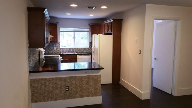 Building Photo - 2500 NE 184th Terrace Rental