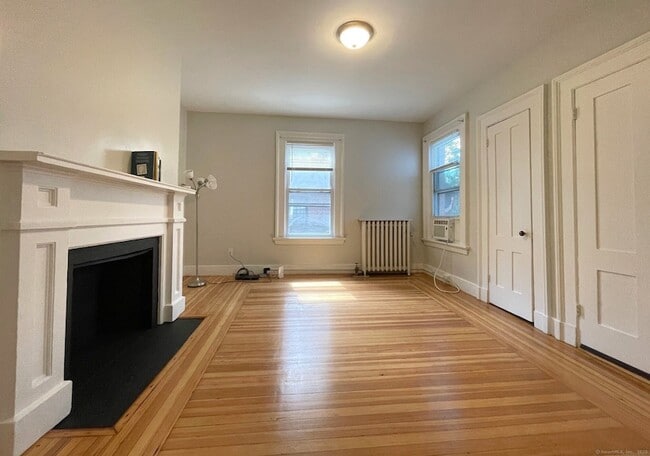 Building Photo - 48 Lyon St Unit 1 Rental