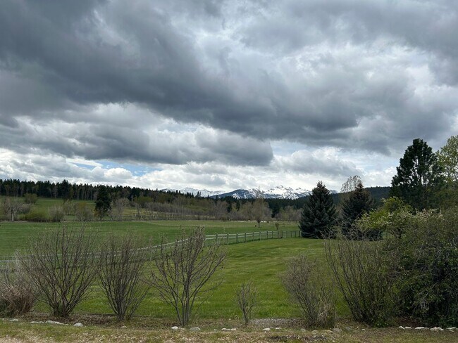 Photo - Charming Rental with Scenic Views!