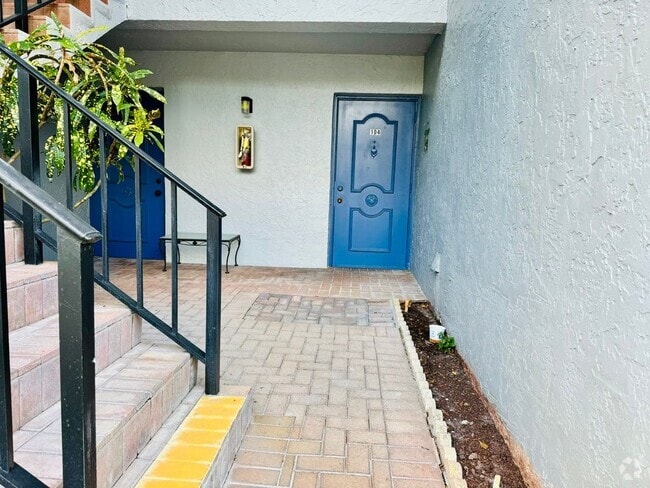 Building Photo - 14823 Cumberland Dr Rental