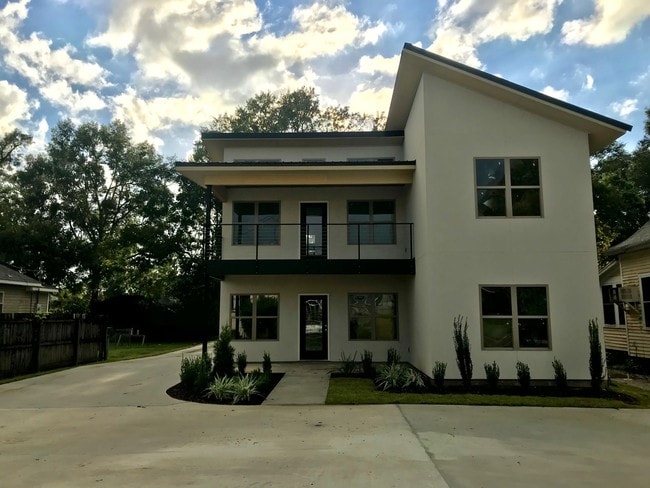 Photo - 306 S Oak St Unidad C