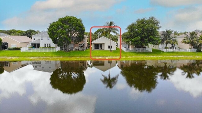 Photo - 137 Canterbury Pl