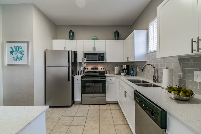 Photo - Seasons at Westchase Apartments