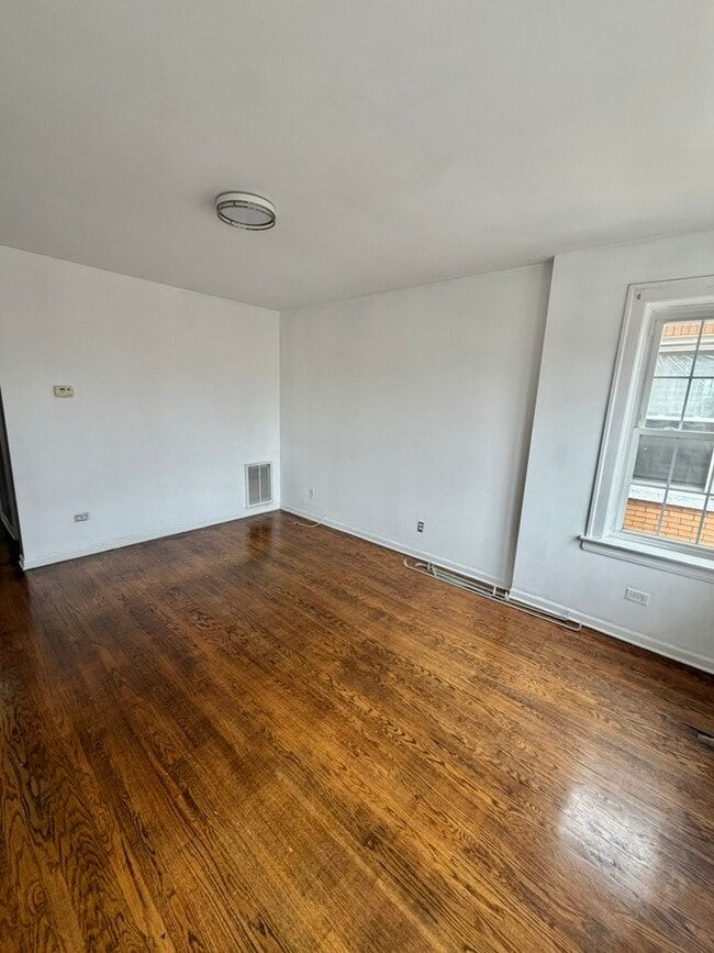 Photo - 4727 S Harding Ave Unit 2