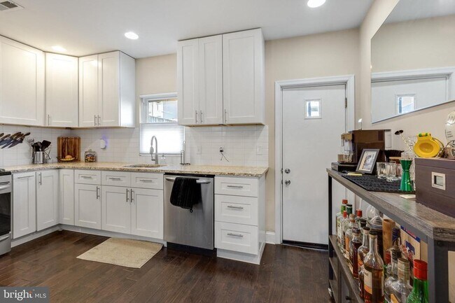 Photo - 2652 Livingston St