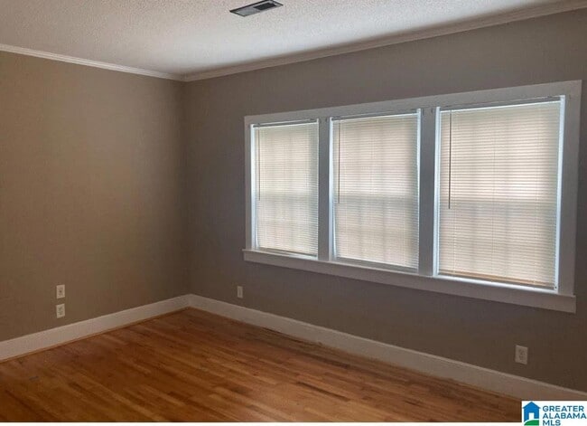 Photo - 303 S Broadway Ave