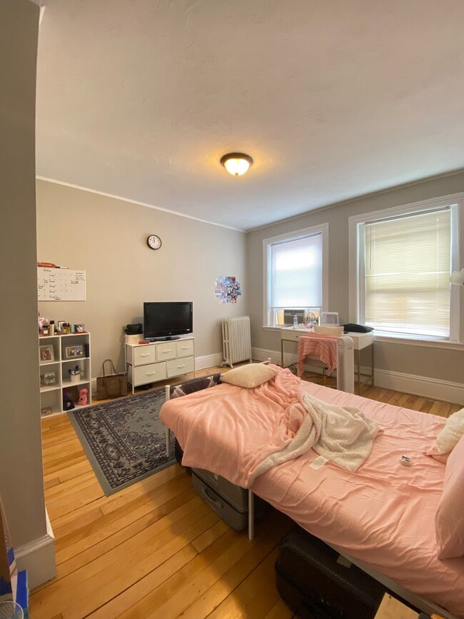 Photo - 10 Glenville Ave