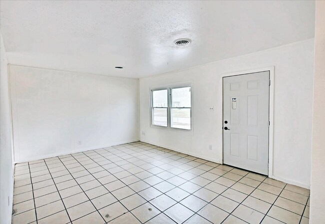 Photo - 824 St Monica Dr