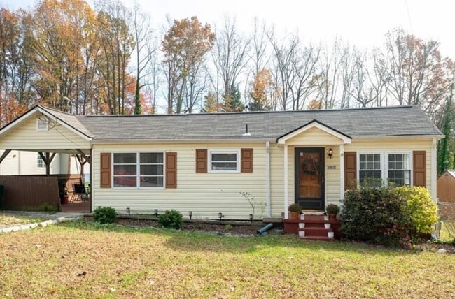 Building Photo - Spacious 4-Bedroom Home with Large Yard in Greensboro
