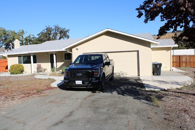 Photo - Updated 3 Bedroom, 2 Bathroom Single Family Home in Rural Danville Location