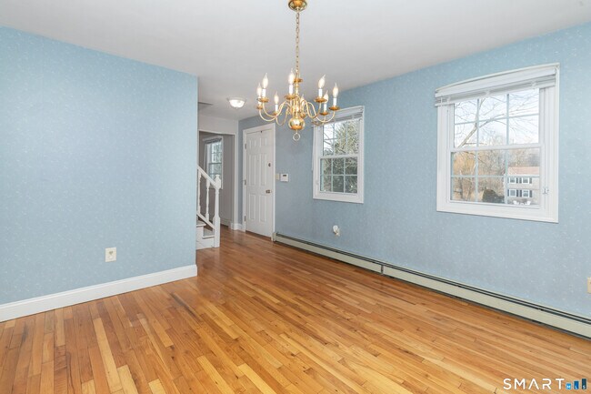 Photo - 10 Apple Tree Rd