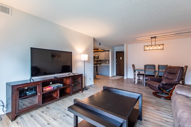 Photo - 704 E Center St