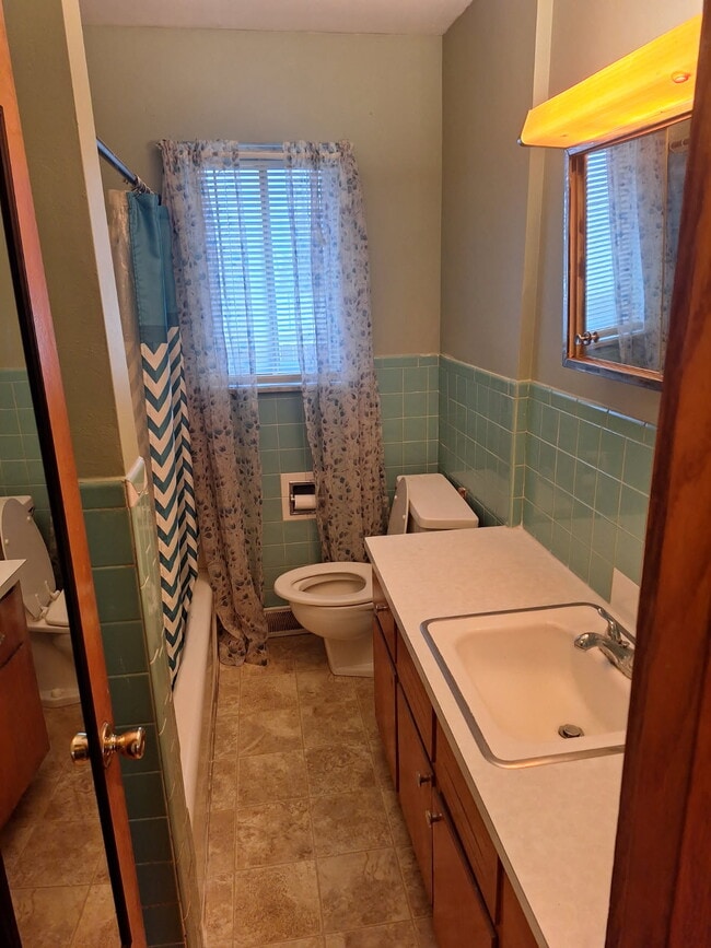 bathroom - 588 Baldwin Rd Unit A