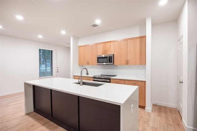 Photo - 2517 Appian Wy Unit B