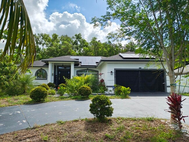 Photo - 376 SW Tulip Blvd House
