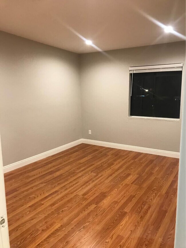 9120 Telfair Ave Unit 15