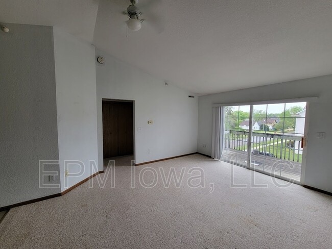 Photo - 619 Johnson St