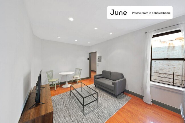 Room in Shared 2 bed/1 bath home in East Harlem