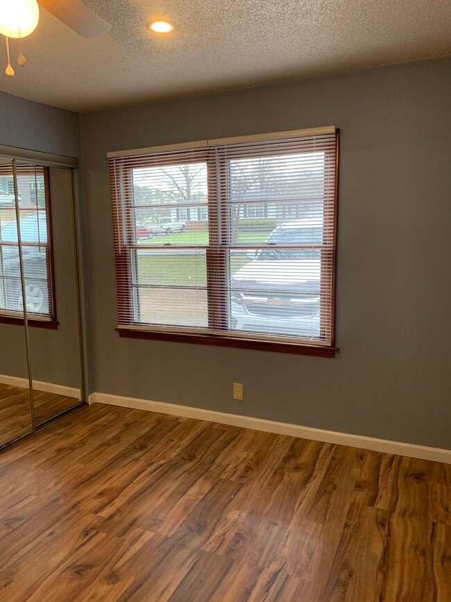 Dormitorio - 6067 Ford Ave.