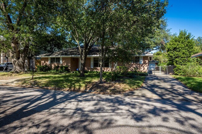 Photo - 10310 Willowgrove Dr