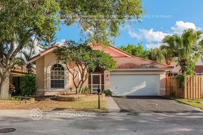 Building Photo - 6821 NW 28th Pl