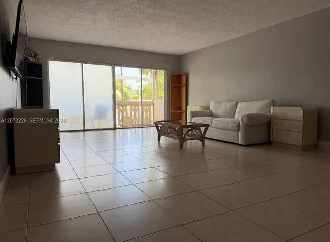 800 NE 195th St Unidad 211