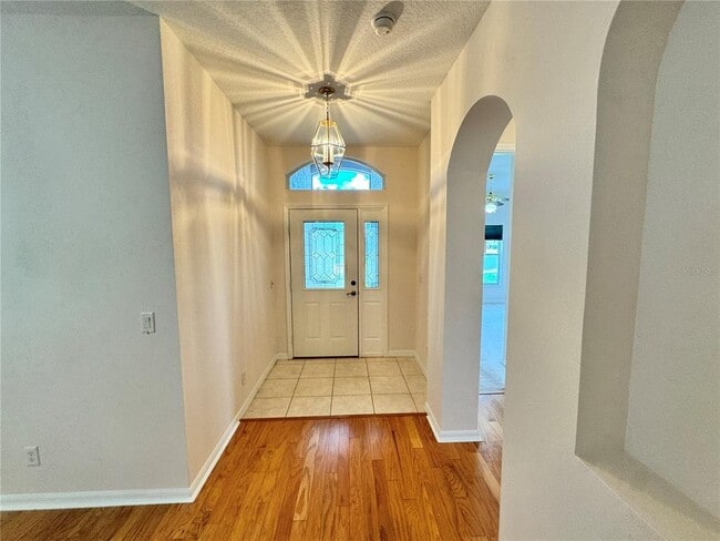 Photo - 20634 Queen Alexandra Dr