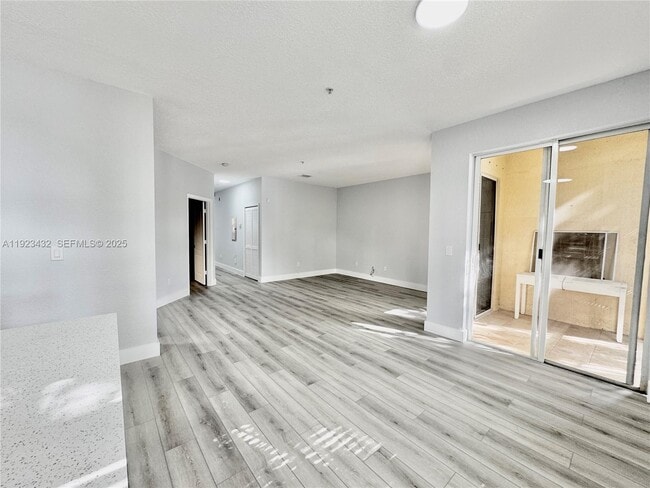 Photo - 120 Jacaranda Country Club Dr Unit 101