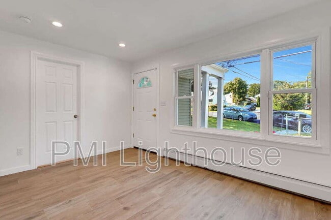 Photo - 128 Lockwood Ave