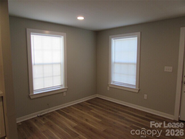 Photo - 534 N Church St