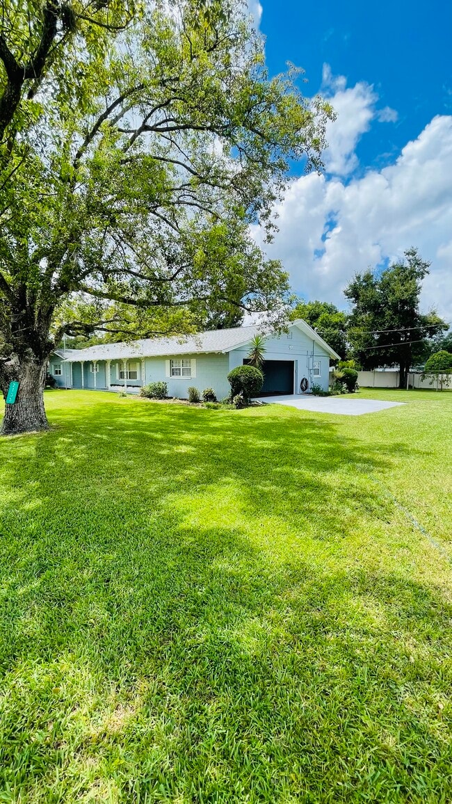 Front of House - 2155 Alafaya Trail Unit 4