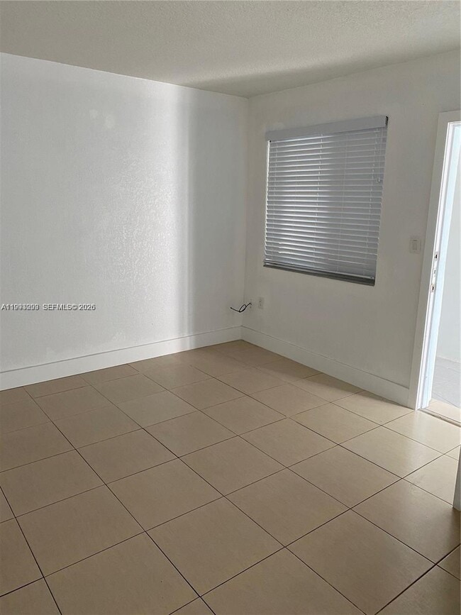 Photo - 35 SW 21st Ave Unidad 4