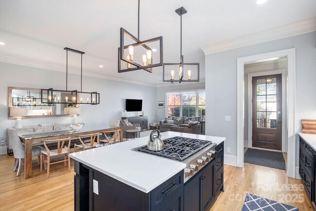 Building Photo - 407 Louise Ave