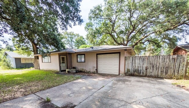 Building Photo - 2109 Coronado Pl