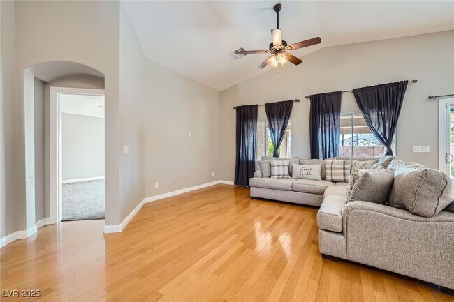 Photo - 2503 Vegas Vic St