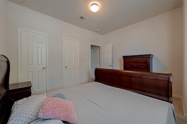 Photo - 621 Rocky Hollow Ln