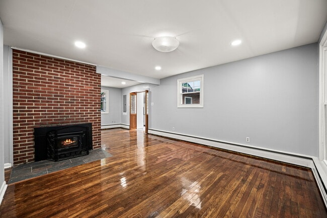 25 E Pennsbury Way