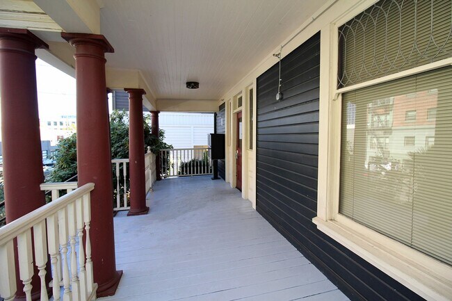 Photo - 1634 NW Everett St Unit 102