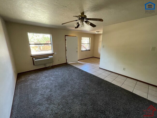 Photo - 1912 SW D Ave Unidad G