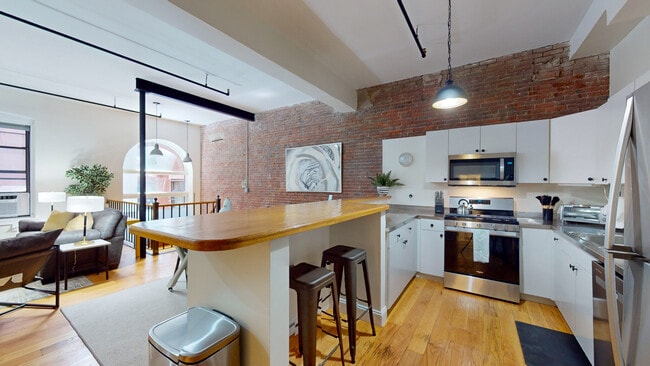 13 Stanhope St