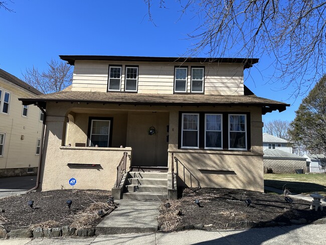 Building Photo - 8 Lamar Ave Unit 2